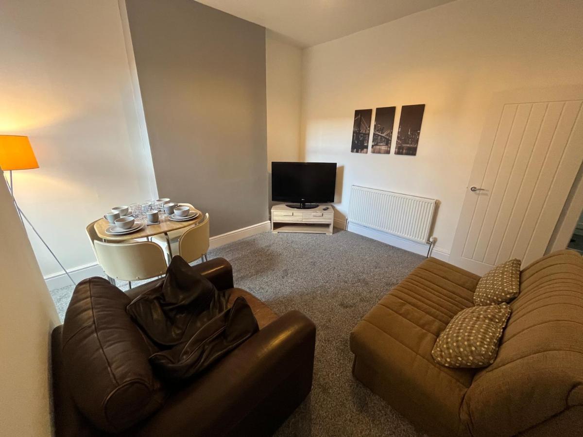 Amazing 8 Person 4 Bedroom And 2 Bathroom Mega House! Kingston upon Hull Exterior photo